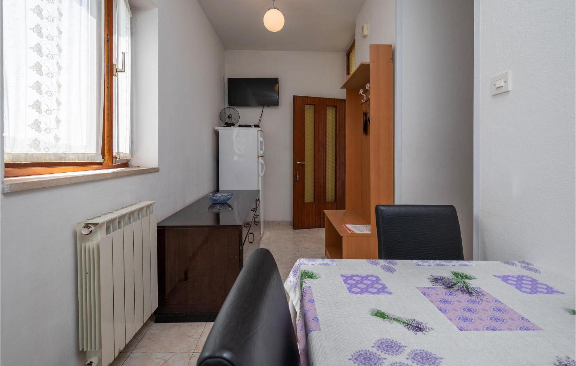 1 Bedroom Cozy Apartment In プーラ エクステリア 写真