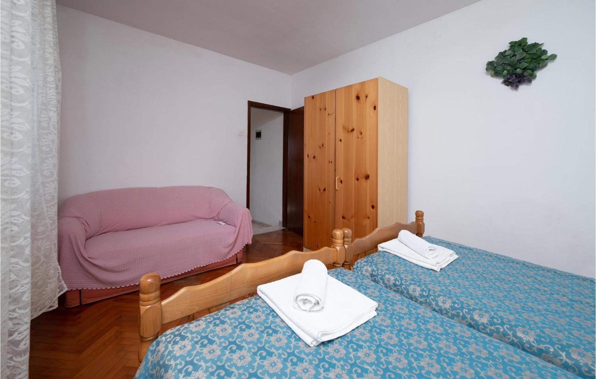 1 Bedroom Cozy Apartment In プーラ エクステリア 写真