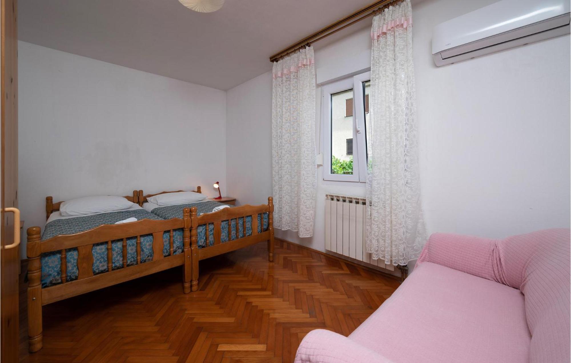 1 Bedroom Cozy Apartment In プーラ エクステリア 写真
